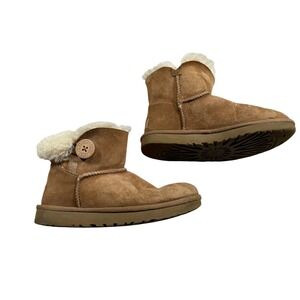 UGG Mini Bailey Button II Women Size 6 Chestnut Brown Suede Ankle Boots Granola